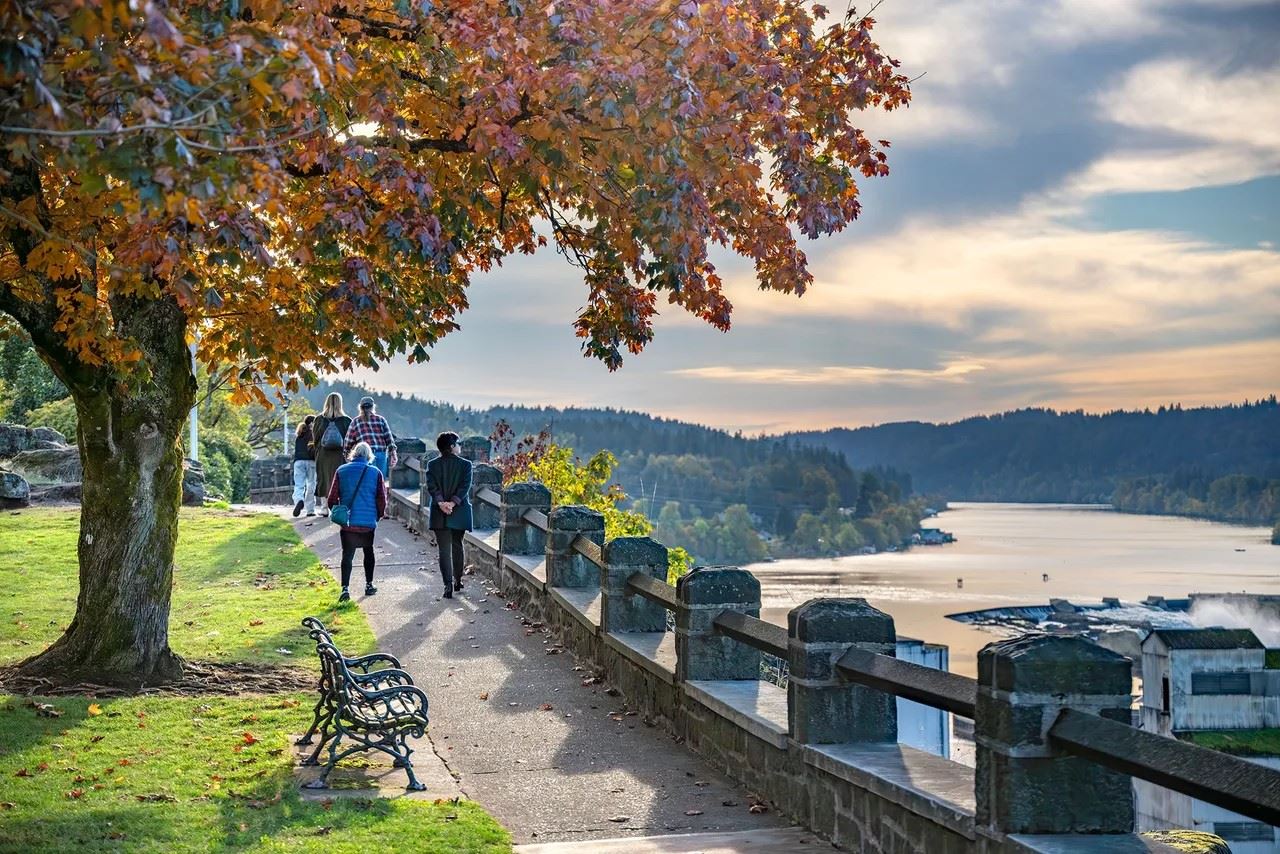 McLoughlin Promenade